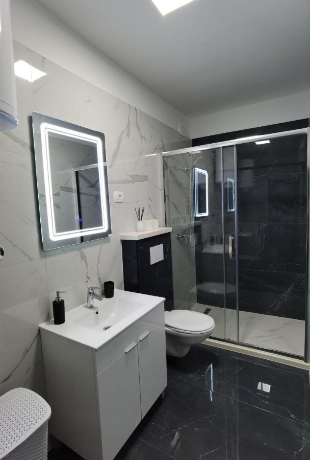 Apartman Lu Jesenice  Εξωτερικό φωτογραφία