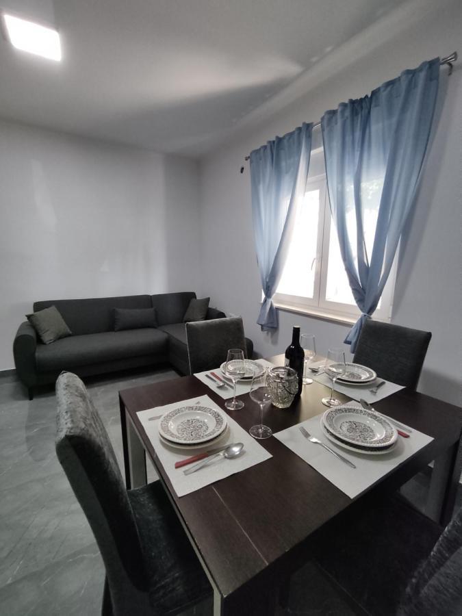 Apartman Lu Jesenice  Εξωτερικό φωτογραφία